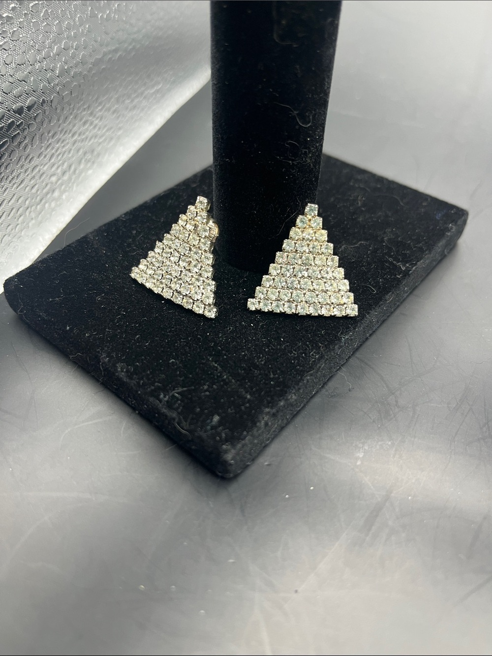 50s Vintage clip on Rhinestone Earrings - Sparkling Triangle Shape - bridal